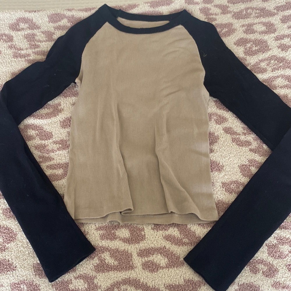 Brandy Melville Bella Long Sleeve Blue and Brown Top 🩵🤎